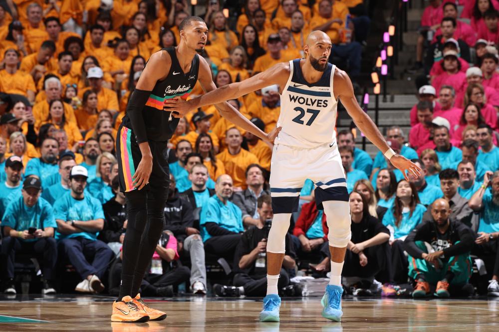 凯尔特人对阵雄鹿:NBA常规赛赛前焦点前瞻(2)