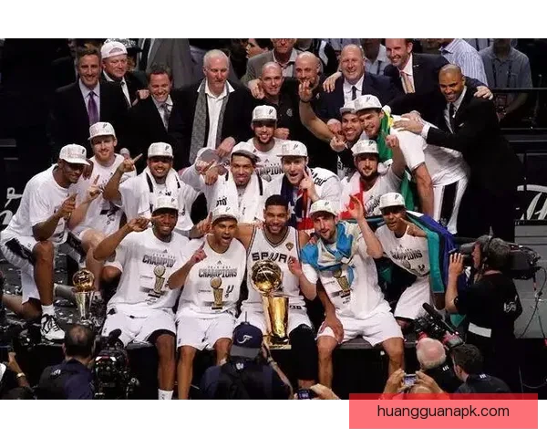 詹姆斯连发动态狂赞布朗尼布莱斯轻松夺得西区冠军