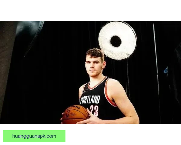 祖巴茨回应被打肿头不犯规称裁判判定克林根空接下次也要抡肘子