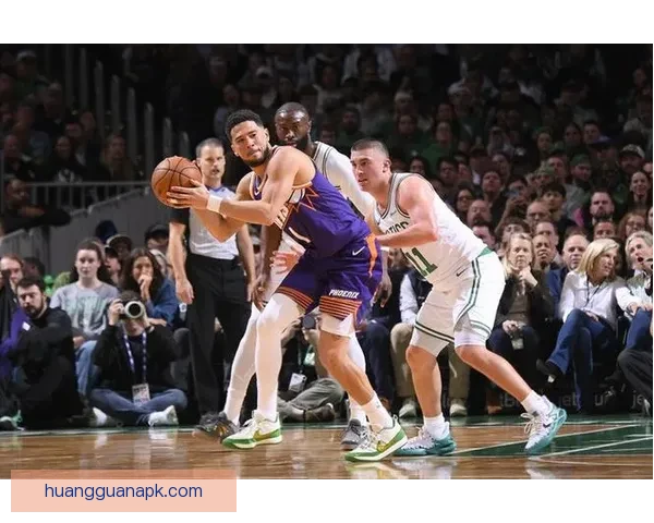 詹姆斯轰35分9记三分创近16年罕见纪录悍将爆发登顶队史第一人